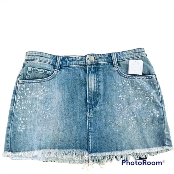 Free People Jean Mini Skirt with Frayed Hem Size 4 - Picture 4 of 9